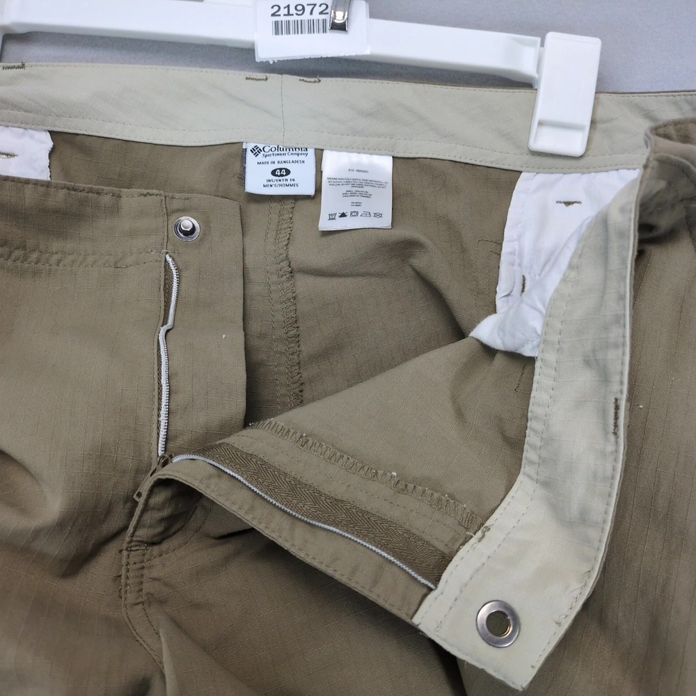 Columbia Tan Nylon Ripstop Cargo Shorts Mens 44x14" Outdoor Hiking Camp Utility - Picture 4 of 8